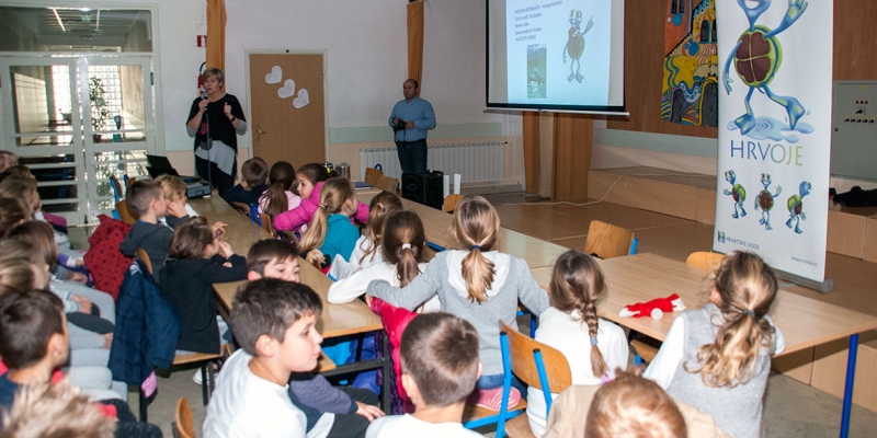 Prezentacija edukativnih slikovnica Hrvatskih voda u školi u Medulinu i Ližnjanu